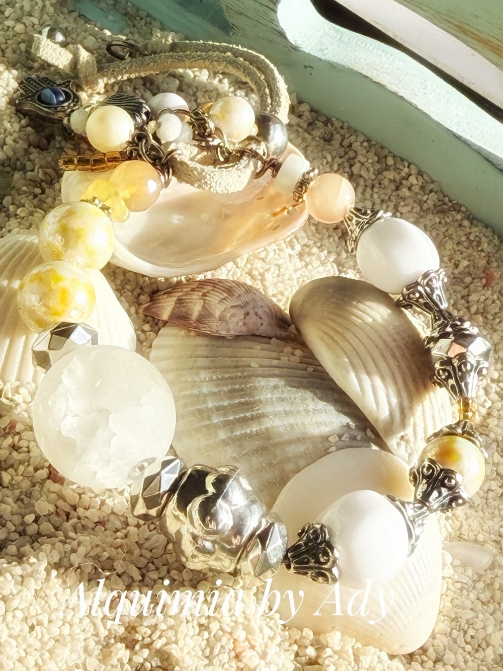 MONUMENTAL PHANTOM QUARTZ STATEMENT SUEDE Bracelet